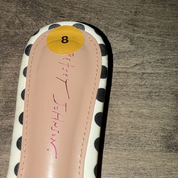 NWT Betsey Johnson Polka Dot Sandals with Rainbow Bow - Picture 3 of 5